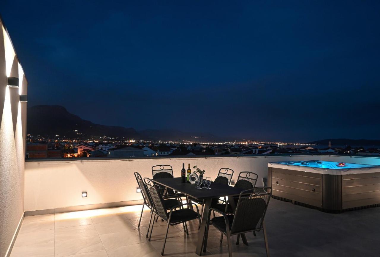 Rooftop New Castel 2023 Kastela Bagian luar foto