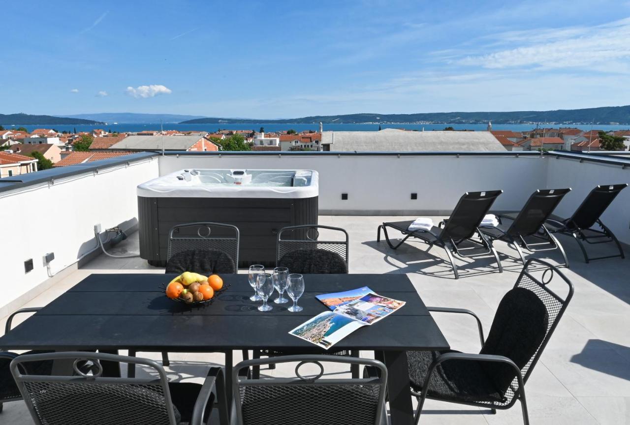 Rooftop New Castel 2023 Kastela Bagian luar foto