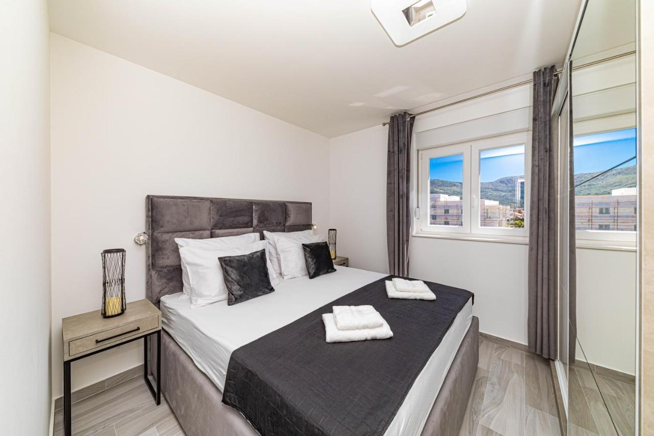 Rooftop New Castel 2023 Kastela Bagian luar foto