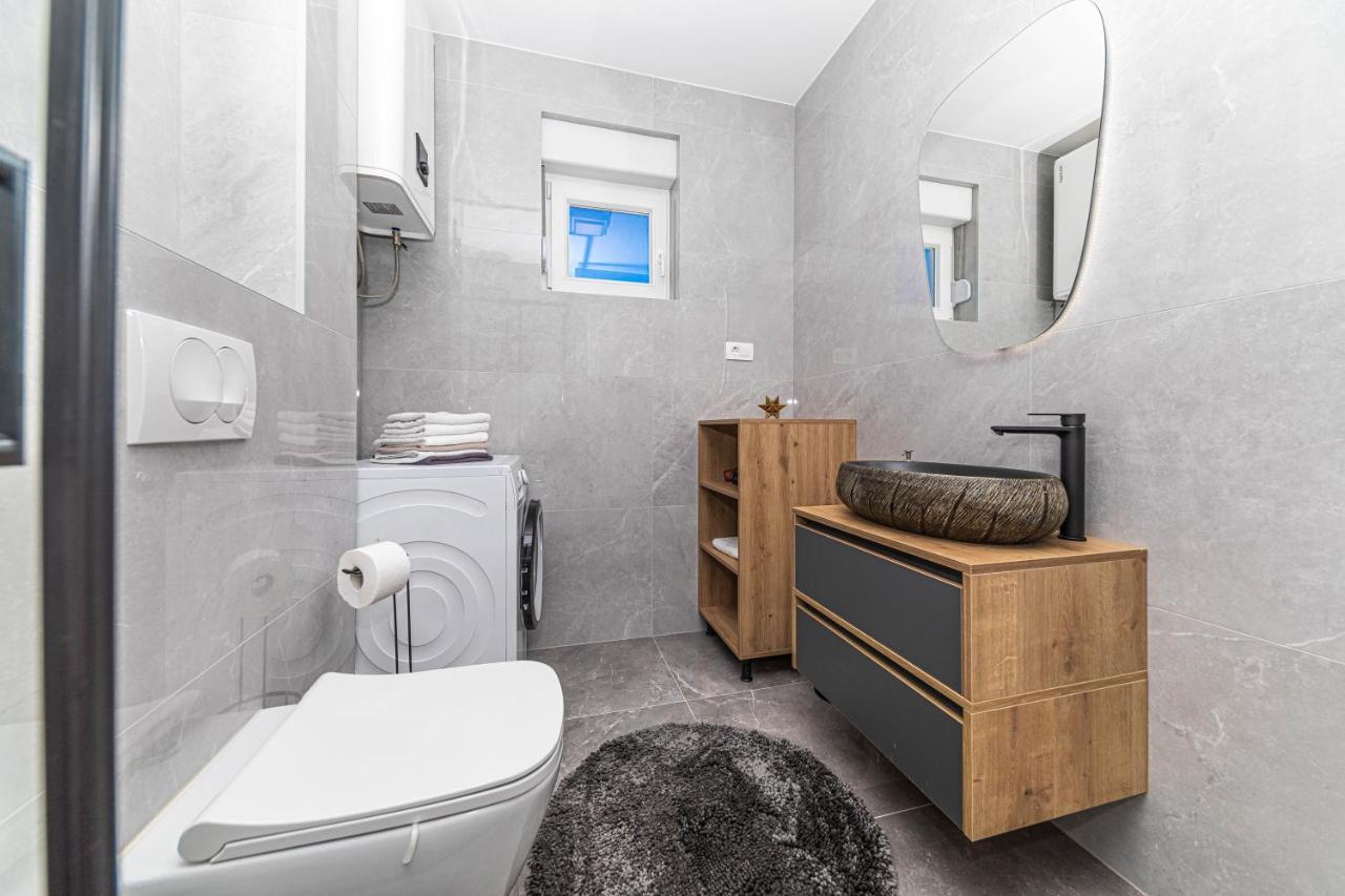 Rooftop New Castel 2023 Kastela Bagian luar foto