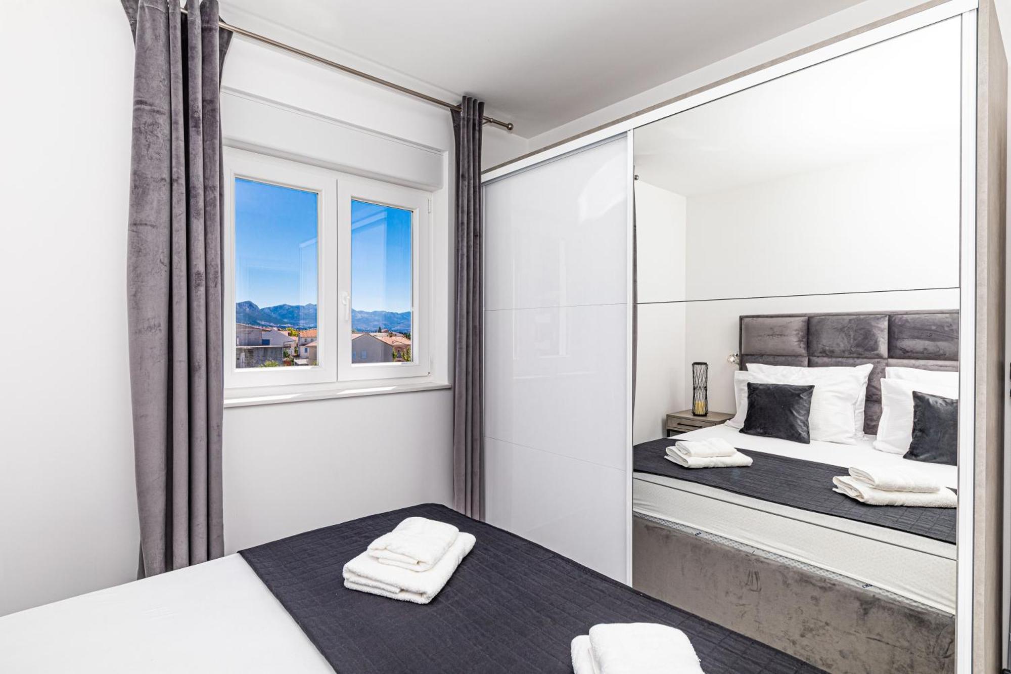 Rooftop New Castel 2023 Kastela Bagian luar foto