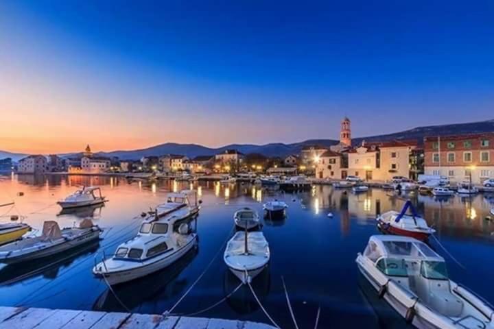 Rooftop New Castel 2023 Kastela Bagian luar foto